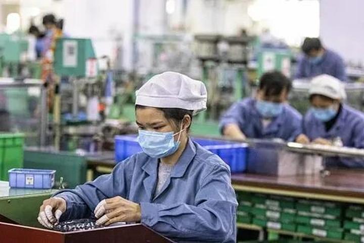 Hotspot Matrix: Biến 4 kiểu áo không thể thiếu thành cơ hội marketing đột phá